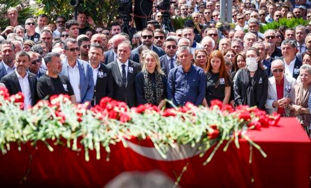Çavuşoğlu'ndan duygu dolu veda 