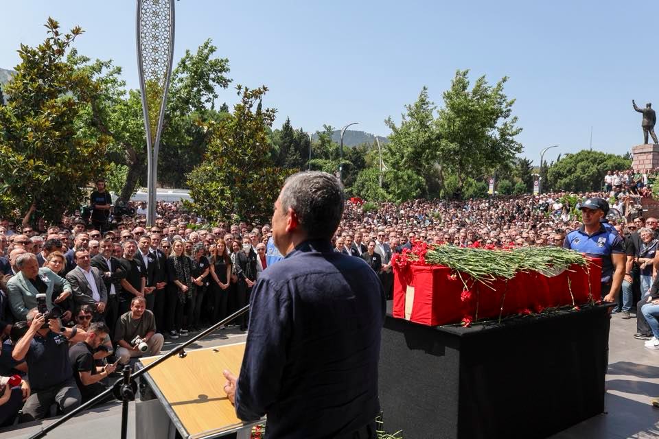 Çavuşoğlu'ndan duygu dolu veda 