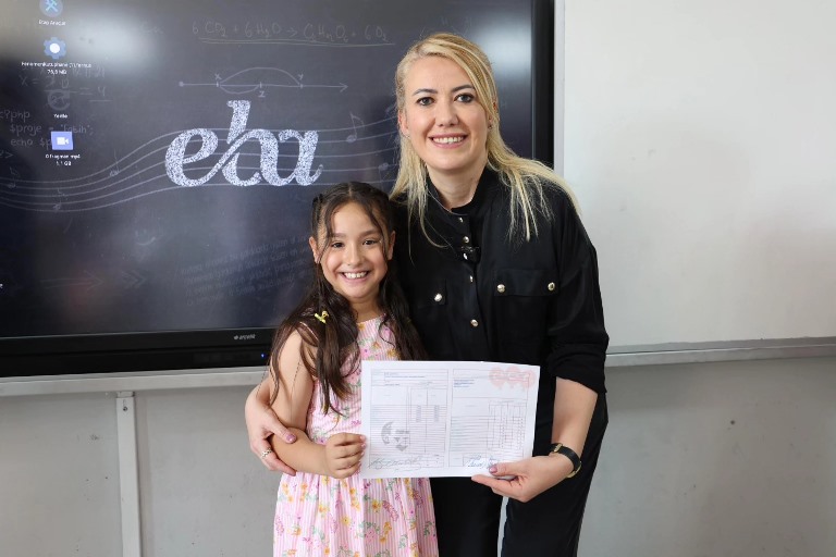 ŞENİZ DOĞAN SÖZ VERDİ, SATILMAYAN KURBANLIKLARI HALK ET İÇİN SATIN ALDI