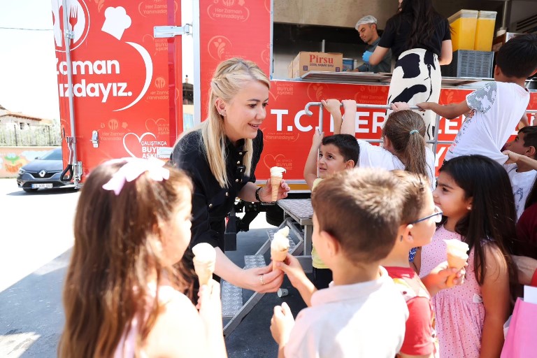 Karne hediyesi Belediye sahnesi oldu