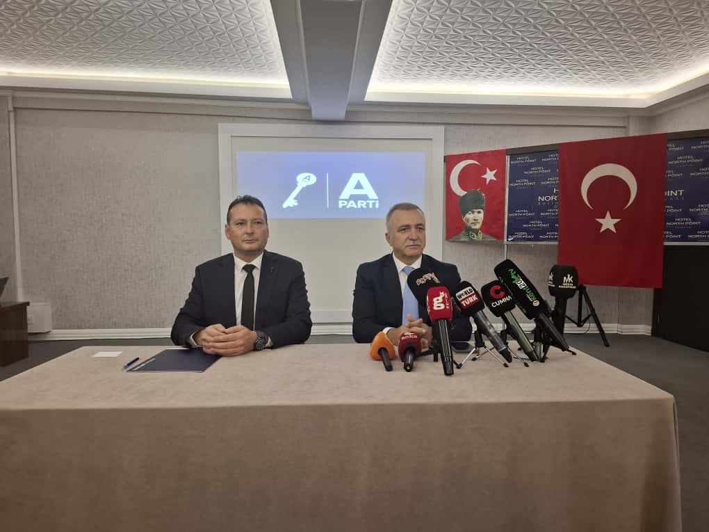 ZEYHBEKCİ MARIMLA KONUŞMA YERİNİ HATIRLATTI 